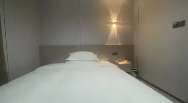 Люкс Deluxe Maoming Yingfu Homestay