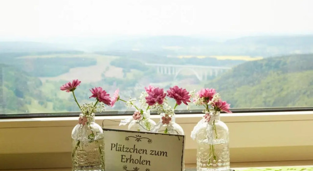 Triniushütte Hotel & Ferienwohnung "Thüringens schönste Aussicht", Boek Hotel Hotels in Thüringen met parkeren, Parkeren