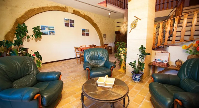 Maison d'Hôtes Lou Geneste, Book Hotel Hoteller i Vaucluse med parkering, Parkering