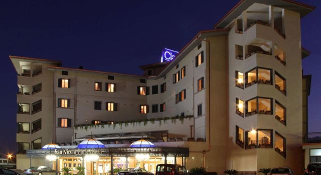 Classhotel Napoli, Book Hotel Hoteller i Marigliano med pool, Swimmingpool