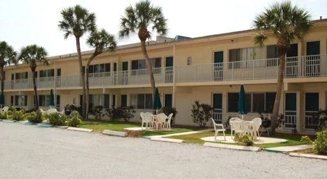 Siesta Beach House #211 2 Bedrooms 2 Bathrooms Condo