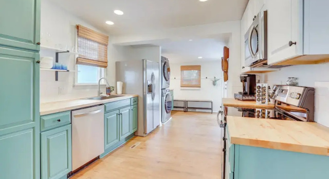 Коттедж Patio & Lake Views: Family-friendly Canton Retreat
