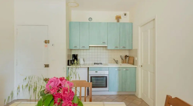 Secluded Holiday Home in Rustrel With Swimming Pool, Book Hotel Hoteller i Rustrel med parkering, Parkering