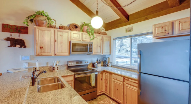 Апартаменты 1 Mi to Stagecoach Lift! Homey Tahoe Townhome