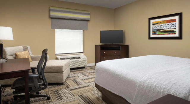 Двухместный номер Standard Hampton Inn Knoxville-East