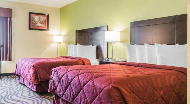 Четырёхместный номер Standard Quality Inn & Suites North Montgomery