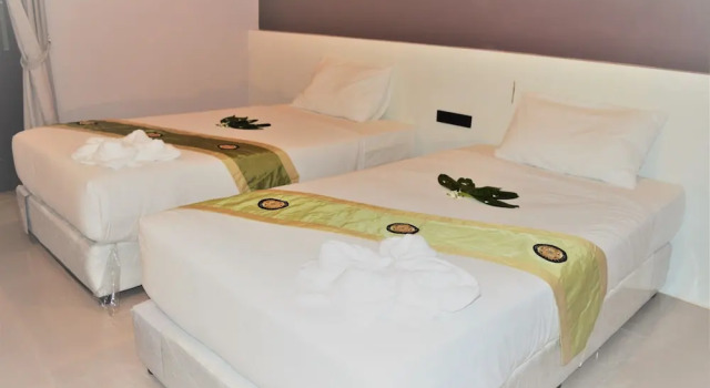 Номер Deluxe с балконом B Square Hotel