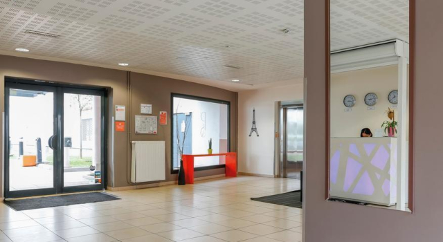 Residulis, Забронировать Отель Лез-Юлис Essonne