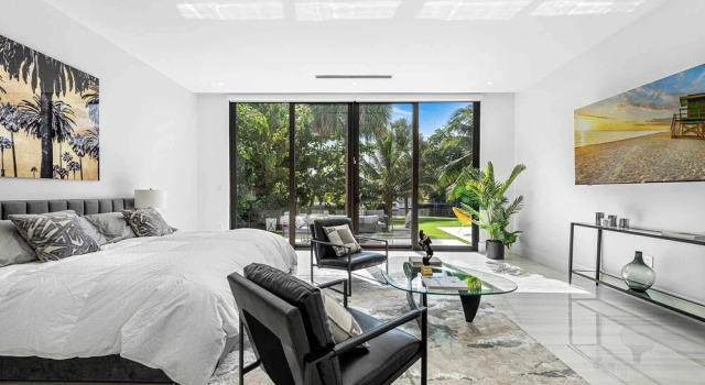 Villa Pesara by Rove Travel Luxury Riverfront, Varaa Villa Huvilat kohteessa Florida, Villa