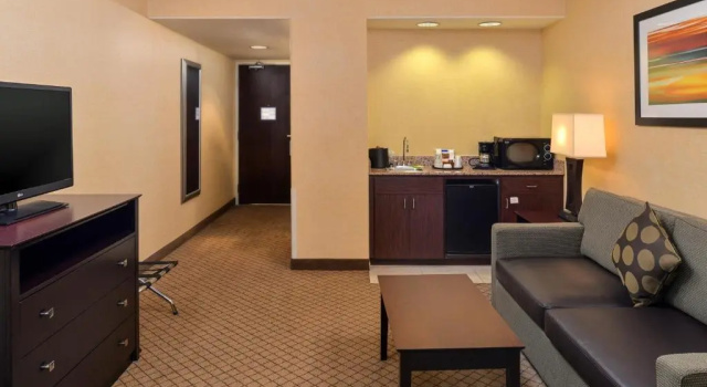 Люкс Holiday Inn Express Sacramento Airport Woodland by IHG