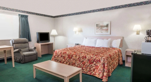 Двухместный люкс Knights Inn Ottawa