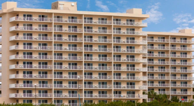 The Charter Club Of Marco Beach, Забронировать Отель Отели Марко-Айленд с завтраком, рядом с Центр лыжного и водного спорта острова Марко, Завтраки