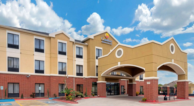 Comfort Inn & Suites Port Arthur, Book Hotel Hoteller i Port Arthur med parkering, Parkering