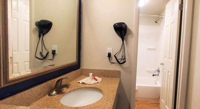 Двухместный номер Economy Economy 7 Inn- Newport News