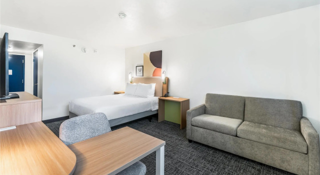 Номер Standard Spark by Hilton Ponce