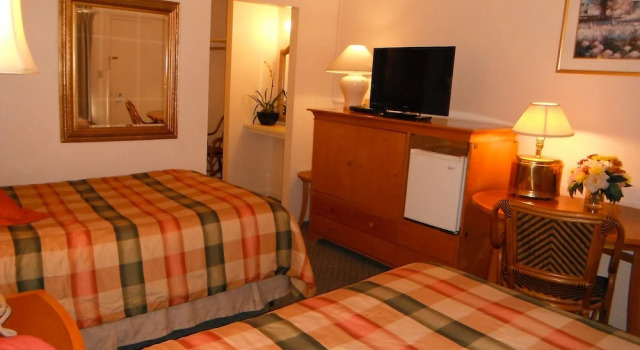 Четырёхместный номер Standard Colusa Riverside Inn