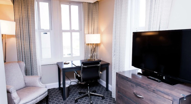 Двухместный люкс Redmont Hotel Birmingham - Curio Collection by Hilton