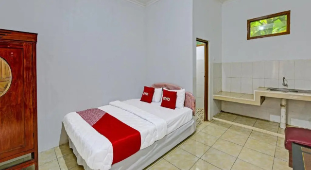 Economy Zimmer SPOT ON 91372 Wisma Bulin