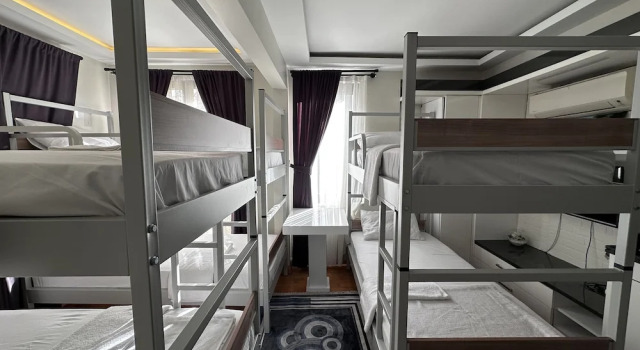 Кровать в общем номере с видом на город Yez Boutique Hotel