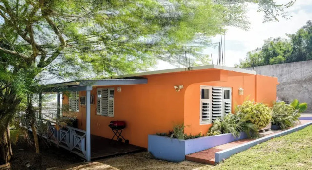 Коттедж c 1 комнатой с балконом Vieques Island House with Caribbean Views & Pool