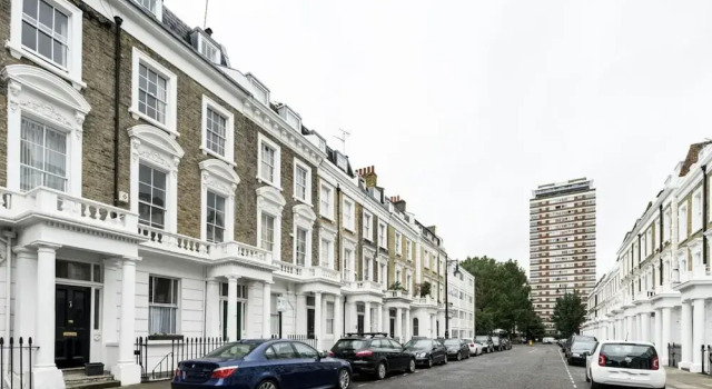 Апартаменты с балконом 2 Bed 2 Bath Garden Flat in Victoria Pimlico