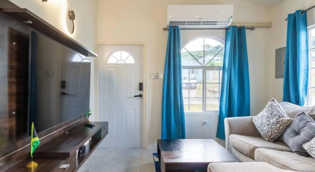 Escape to Paradise: Brand New Bungalow With Ocean View in Discovery Bay, Rezervovat Hotel Hotely v Ocho Rios Coast s bazénem, Bazén