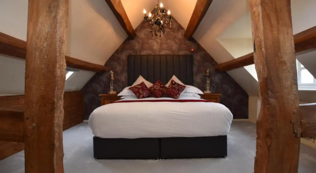Апартаменты The Halford Bridge Inn