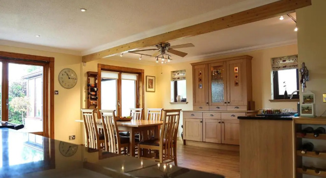 Henshire B&B, Buchen Sie Bed & Breakfast Hotels in Schottland mit Parkplatz, Parkplätze