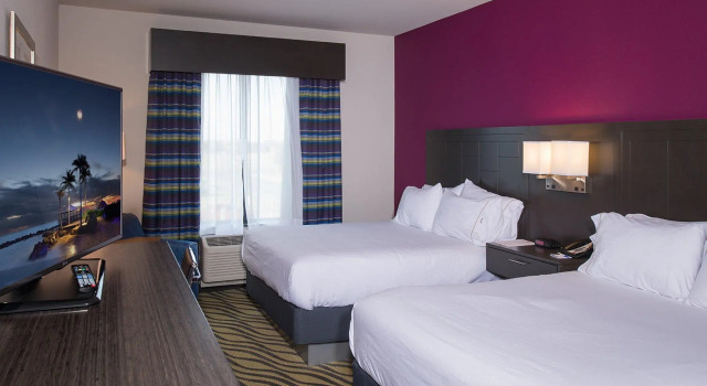 Четырёхместный номер Standard Holiday Inn Express Hutchison by IHG