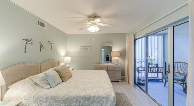 Sanibel Siesta On The Beach Unit 701 2 Bedroom Condo, Забронировать Апартаменты/квартира Отели Санибел с парковкой, Парковка