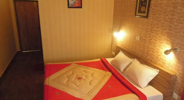 The Raikwals Hotel and Resturant