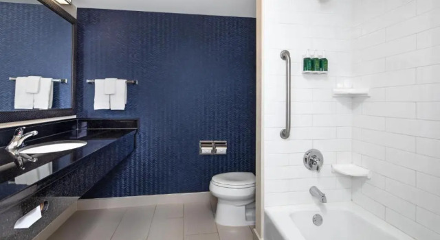 Номер Standard Fairfield Inn & Suites by Marriott Toronto Mississauga