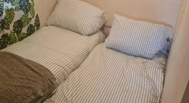 Cozy Cardiff Cabin Retreat Sleeps 6 by Aimee, Забронировать Отель Отели Кардиффа с парковкой, рядом с Центр развлечений Parc All Weather Play, Парковка