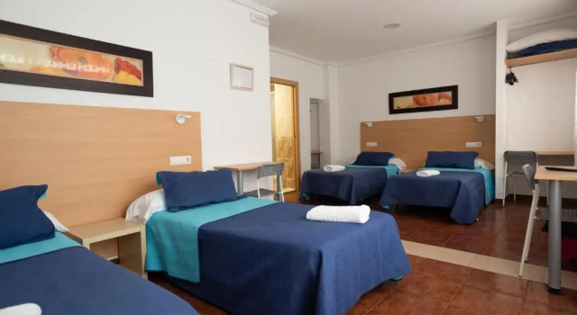 Четырёхместный номер Standard Hostal Mitre Paterna