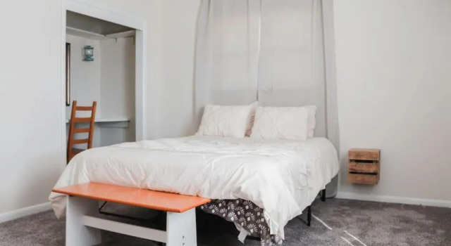 Cozy + Eclectic home in the Heart of Lawton/Mid Term Stay, Boek Hotel Lawton Oklahoma