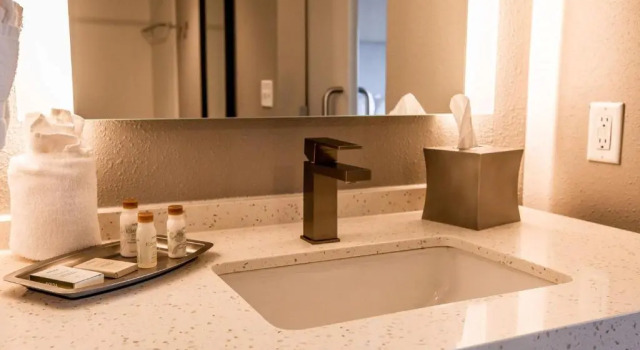 Четырёхместный номер Standard Hotel Indigo Harrisburg - Hershey by IHG