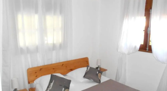 House With 2 Bedrooms in Deshaies, With Enclosed Garden and Wifi - 400