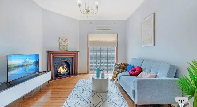 Kozyguru | Campsie | Oldie-Goodie Look 4 Bed House