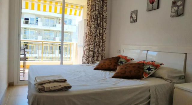 Apartment with 2 bedrooms in Salou with wonderful city view shared pool furnished balcony 300 m from the beach