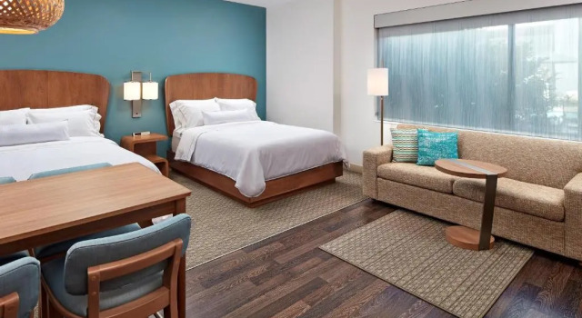 Четырёхместный номер Standard Element by Marriott Santa Clara