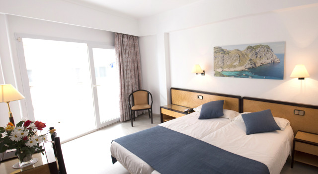 Hotel Voramar Mallorca, Book Hotel Son Servera Majorca