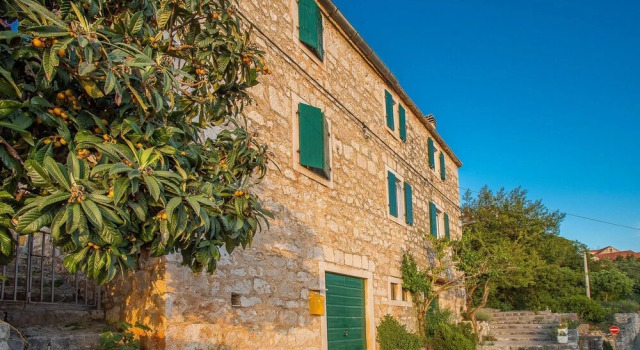 Holiday House Mirna Lozisca, Varaa Hotelli Hotellit Split-Dalmatia pysäköinnillä, Pysäköinti