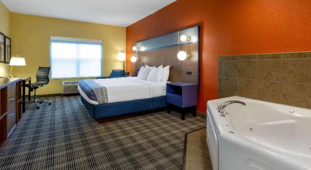 Номер Standard AmericInn by Wyndham Fulton Clinton