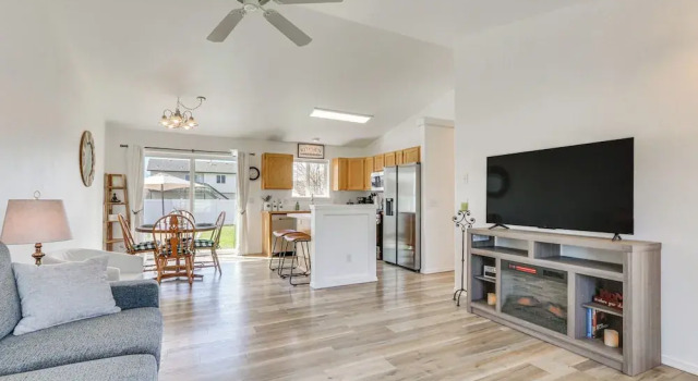 Коттедж Charming Home w/ Patio: 3 Mi to Hayden Lake!
