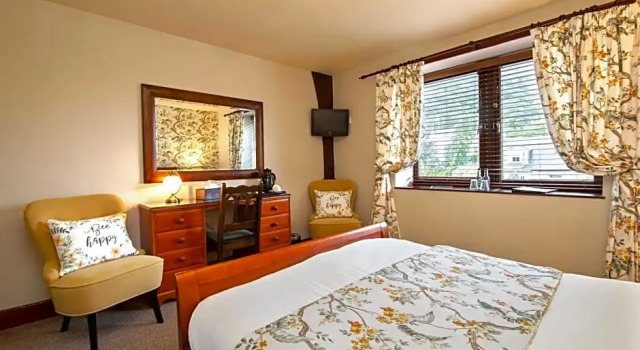 Auld Kirk Hotel