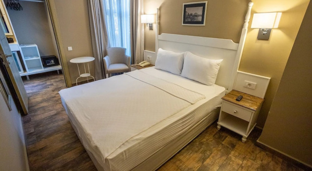 Полулюкс с балконом и с видом на сад Olbios Marina Resort Hotel