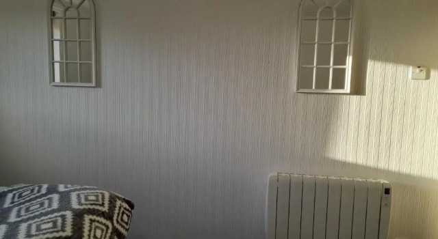 Whole Apartment With Balcony, Breakfast & Parking