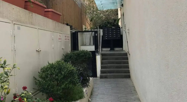 New Decoreted Apartment With An Outside Big Yard, Забронировать Апартаменты/квартира Тель-Авив Тель-Авивский округ, рядом с Рынок Кармель
