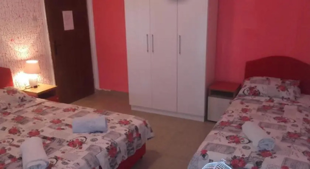 Guest House Dragomir, Prenota Affittacamere Hotel economici a Sutomore
