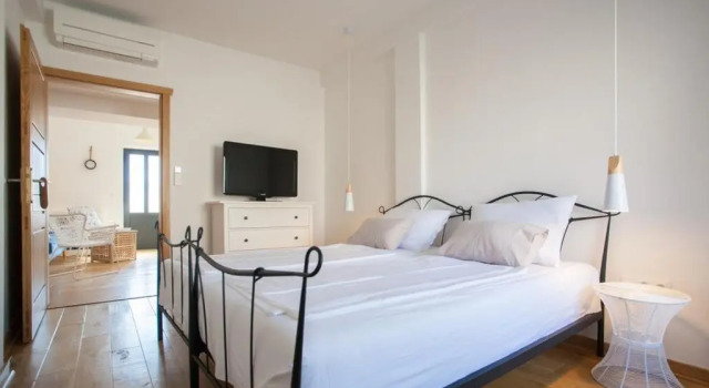 Апартаменты с видом на бассейн Bella Vista Suites